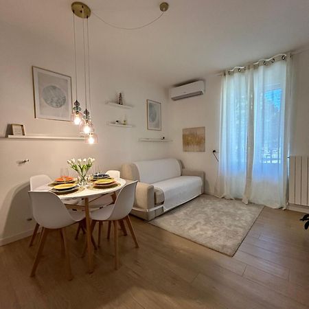 V&C Home Rental Specialist Appartamenti Fronte Lago Maggiore Germignaga ภายนอก รูปภาพ